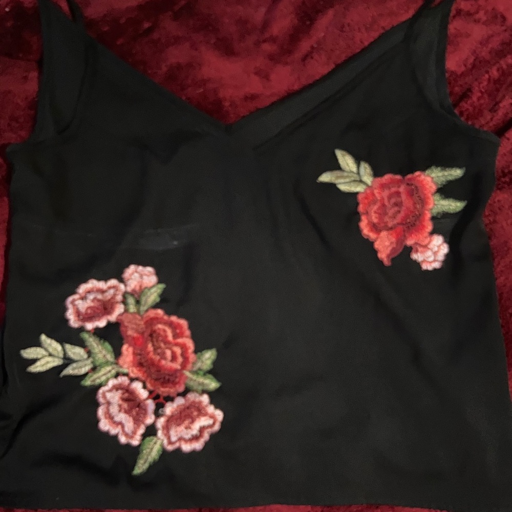 Silky tink top with flowers